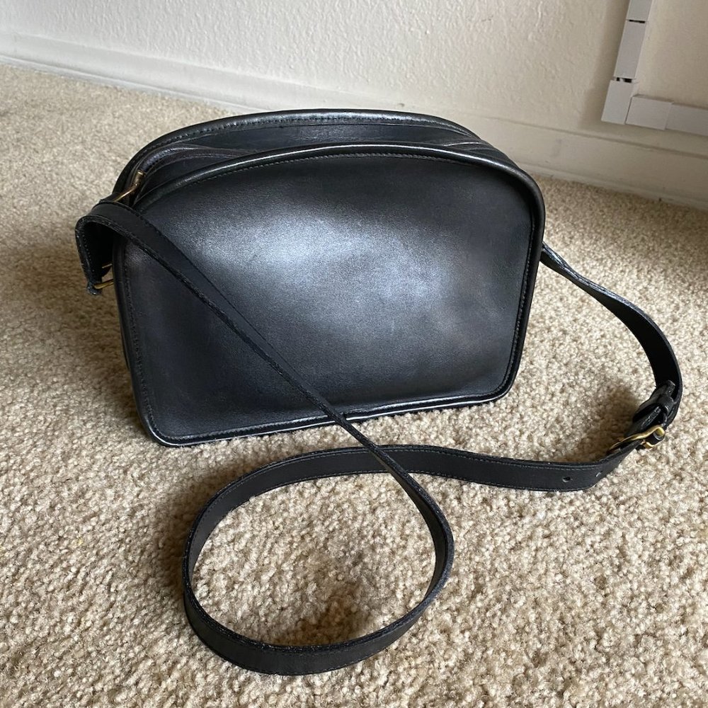 Vintage Coach camera crossbody leather bag